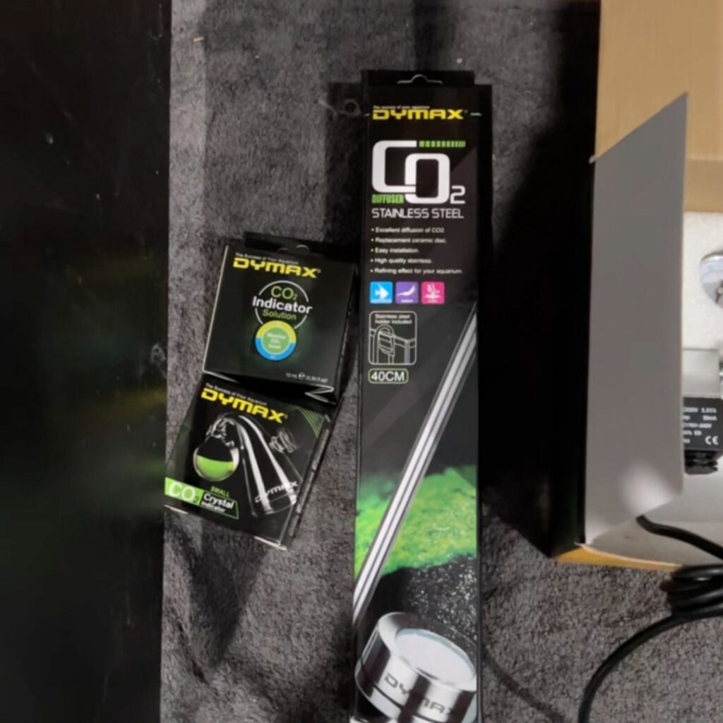 High-quality aquarium co2 diffuser and indicator solution for maintaining optimal water conditions.