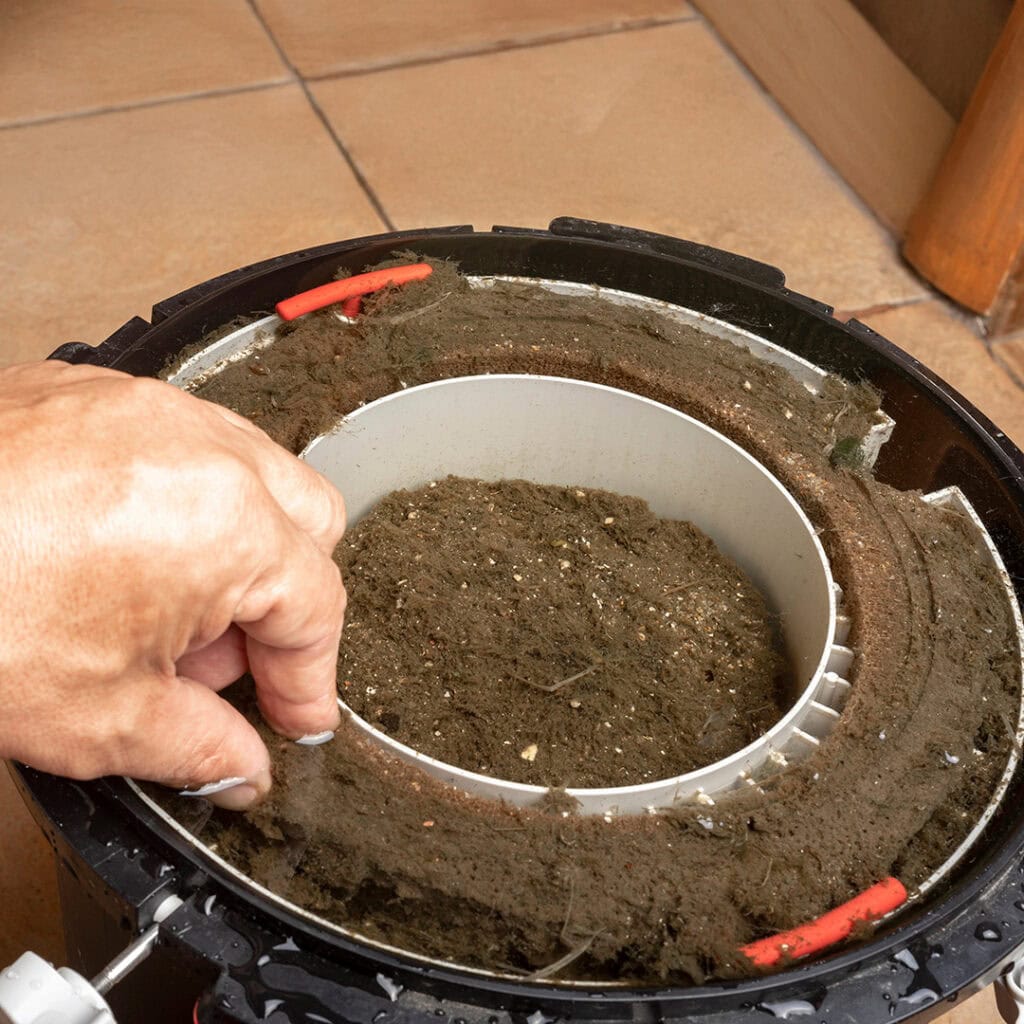 Fish tank cleaning in summer: the complete guide to keeping freshwater tanks clear, stable, and healthy 4 Aquarium cleaning service for a spotless, healthy fish tank environment.